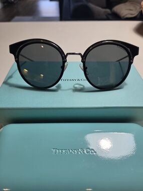 Tiffany & Co. Black Round Sunglasses with Teal Case - Full Inclusion